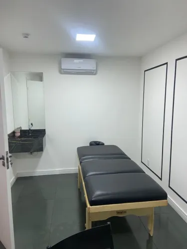 Maca Legno Belatrix com Prateleira - Semi Nova Impecável