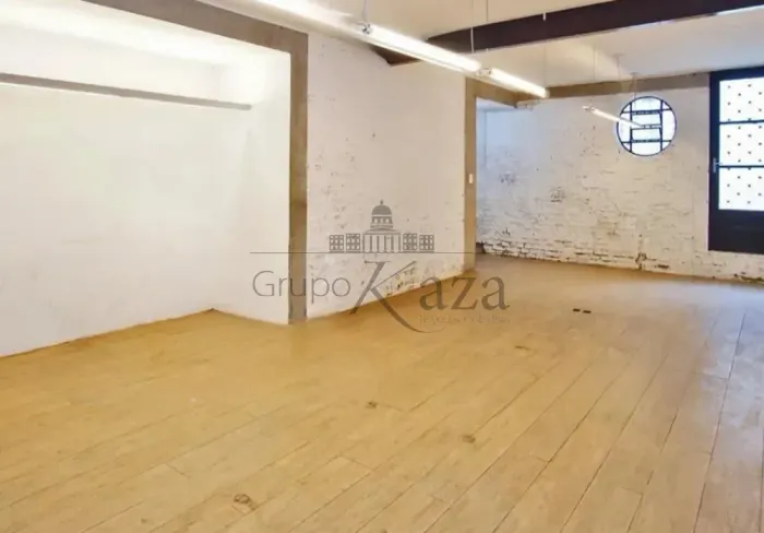 Casa de Vila - Jardim Paulista - 3 Dormitórios - 180m².