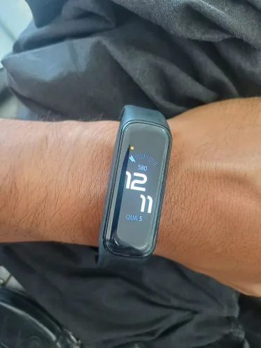 Relógio Samsung Galaxy Fit2 Preto + cabo carregador USB original.