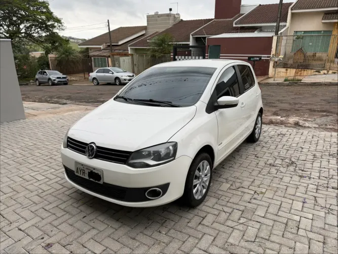 Volkswagen Fox 1.0 MI Total Flex 8V 5P 2014