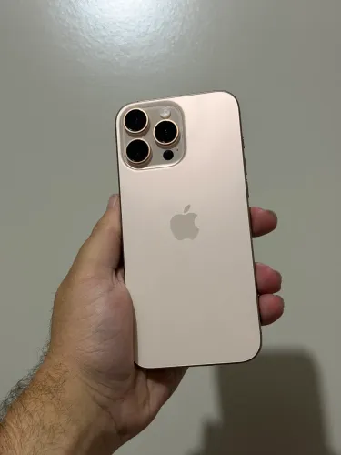 iPhone 16 pro Max Desert 256 GB 100% (10 ciclos)