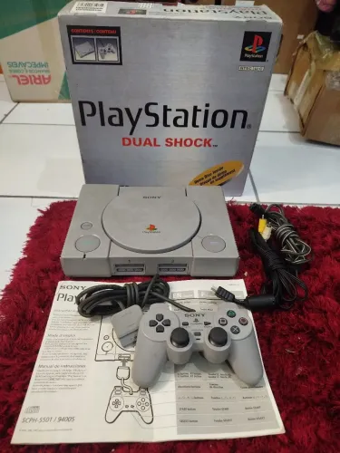 Playstation 1 FAT na caixa Desbloqueado
