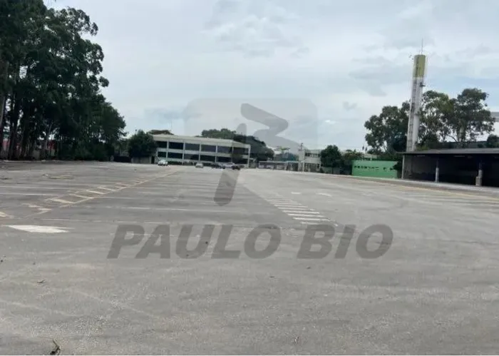 Terreno industrial com amplo pátio para alugar e vender no Bairro Vila Califórnia em São P