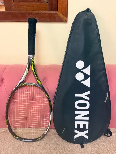 Raquete de Tênis Yonex EZONE DR 100 - 351g - HM Graphite