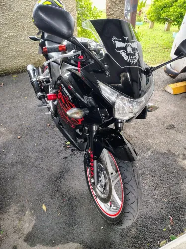 CBR 250 preta 