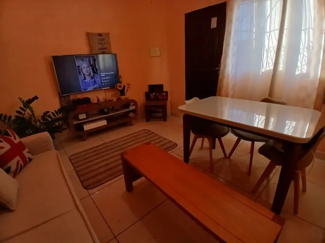 Vende-se casa.