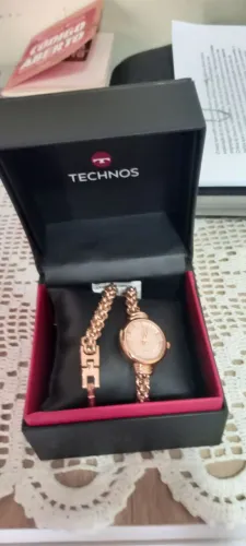 Vende-se um relógio techno folheado a ouro
