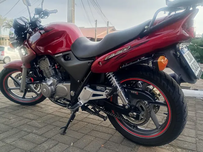 CB 500 relíquia. Está tudo no anúncio.