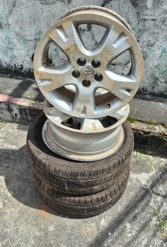 Vendo jogo de aros originais do Corolla