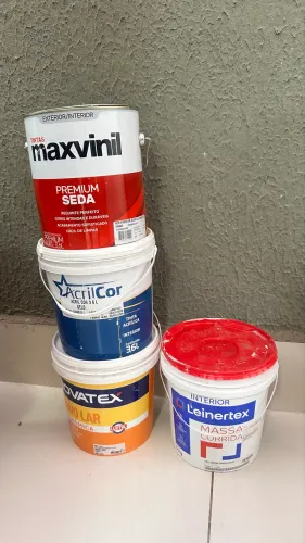Lote de tintas + massa corrida - tudo por R$ 60