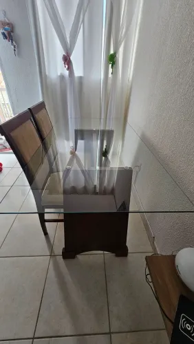 Mesa 4 pessoas grande tampão de vidro