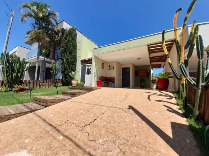 Casa Em Condomínio Para Venda COND. SANTA MÔNICA I MOGI GUACU