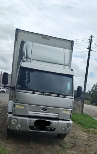 Caminhão 2010 Ford Cargo 1316