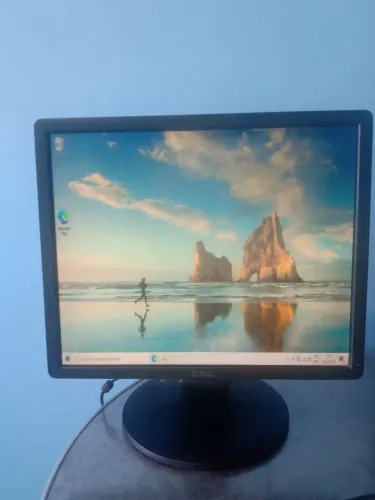Monitor Dell 19" com dvi,vga,USB,som,playport