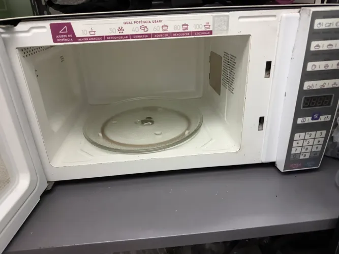 microonda com defeito