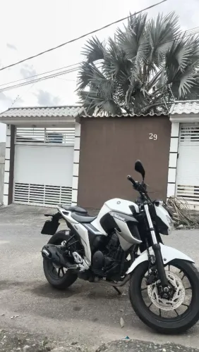 Vendo ou troco Fz25