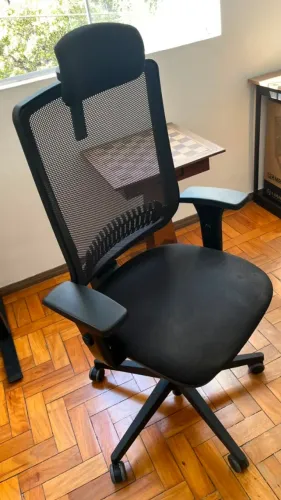 Cadeira Escritório Ergonômica Uni Pro All Black - AINDA NA GARANTIA (menos de 1 ano de uso