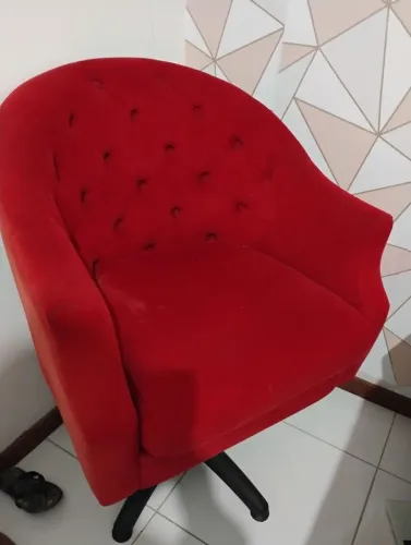 Cadeira giratória hidráulica vermelha