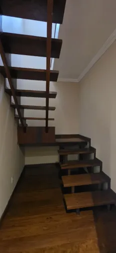 Escada de madeira