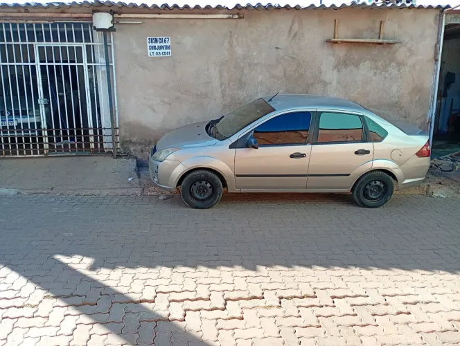 Ford Fiesta Sedan 1.0 8V Flex 4P 2008
