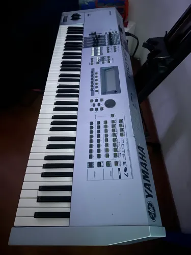 Yamaha Motif Es 7