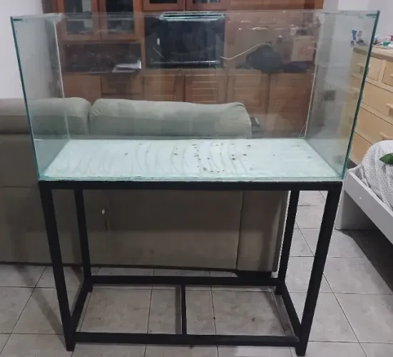 Aquário 200 litros + estrutura de metalon + aquario 50 litros + acessórios