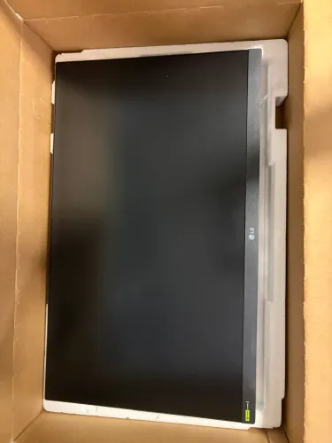 LG Ultragear 180hz NOVO