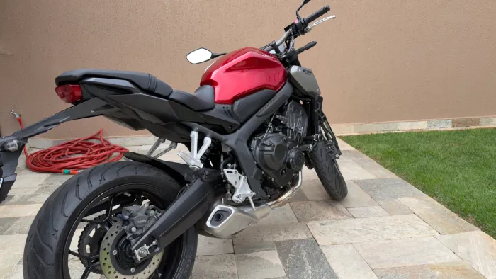 CB 650R 2024