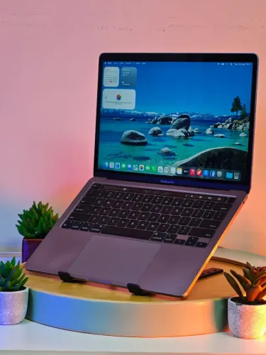 Macbook Pro M2 8/256GB 189 ciclos, 82% Bateria R$ 5.399