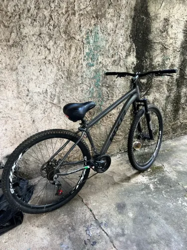 Bicicleta Aro 29 Preta e Cinza 