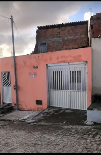 Vendo ou trco 2 casas sendo de andar R$120.000