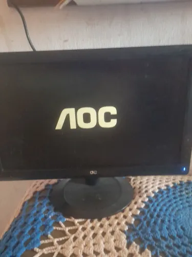 Monitor 16 polegadas.