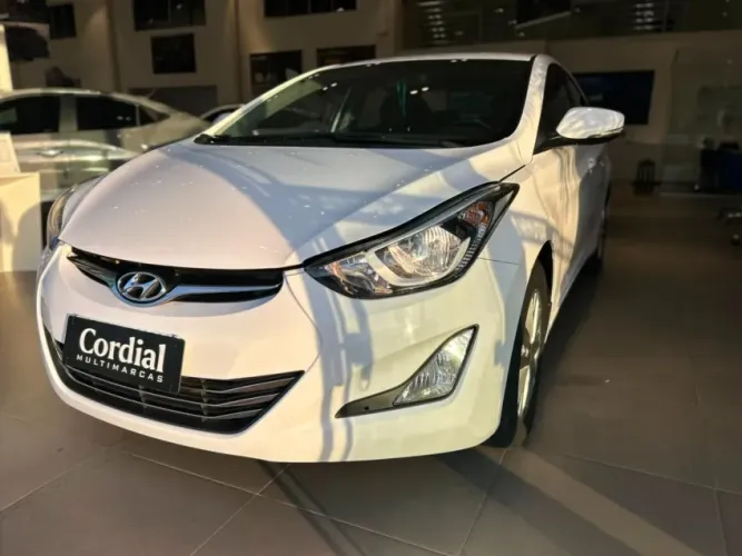 Hyundai Elantra GLS 2.0 16V Flex Aut. 2015