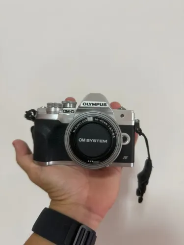 Olympus E-M10 Mark IV