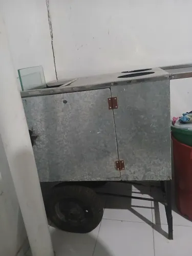 Carrinho de hot dog , aceito proposta, Seminovo novo sem pilotagem coloque sua logomarca