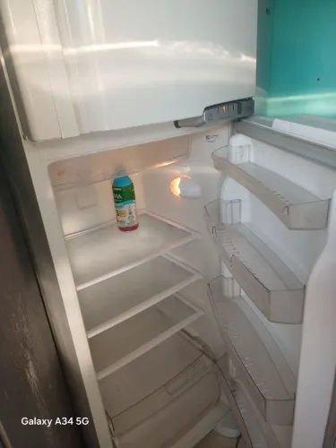 Jeladeira toda boa