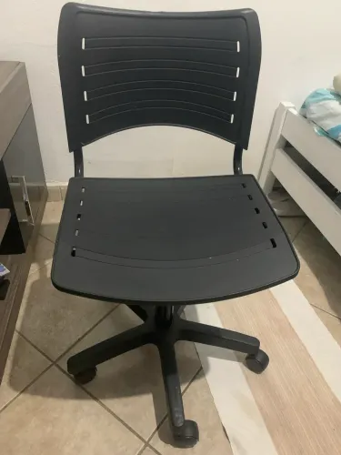Cadeira de escritório giratória