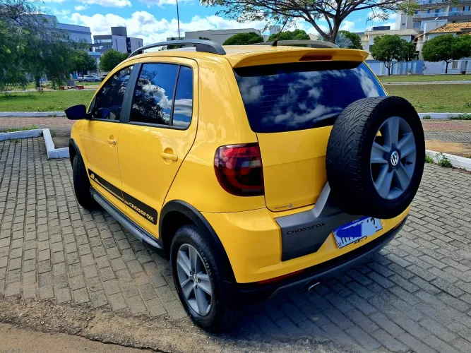 Volkswagen Crossfox 1.6 MI Total Flex 8V 5P 2012