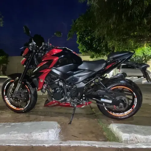 Suzuki GSX-S 750. A vista e parcelada