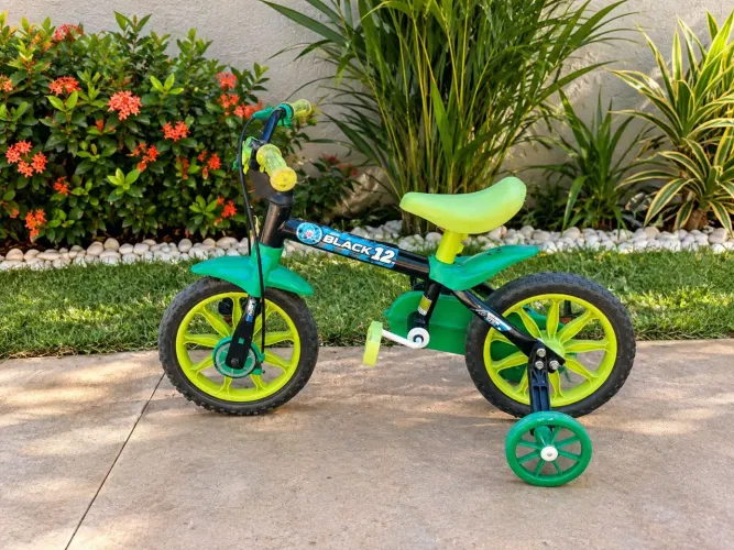 Bicicleta aro 12 130,00 reais lomba do Pinheiro