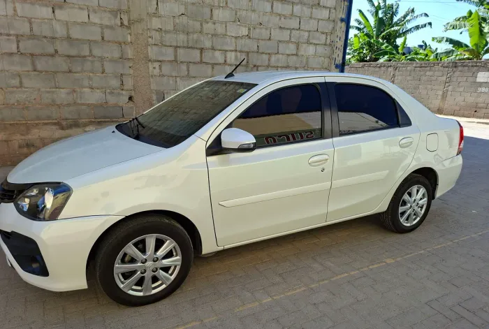 Toyota Etios X Plus Sedan 1.5 Flex 16V 4P Aut. 2021