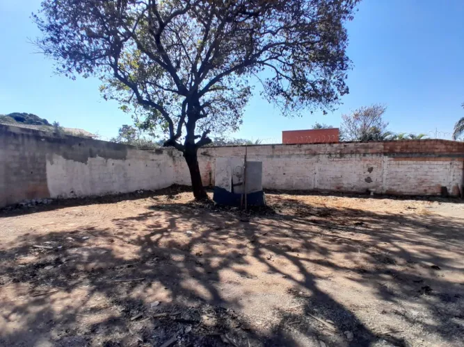 LOTE PARA ALUGUEL NO ÁLVARO CAMARGOS