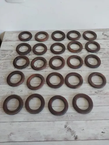 Conjunto de antigas argolas de madeira maciça para cortina 