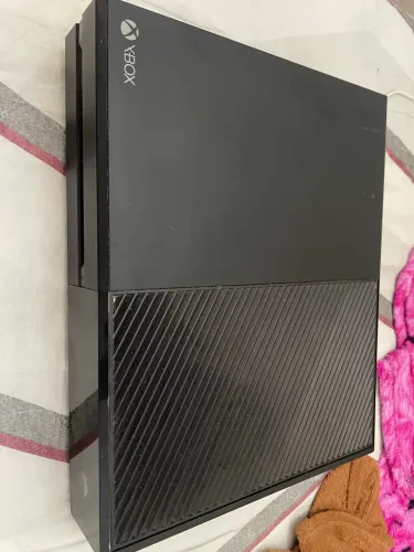 Vende-se Xbox one fat