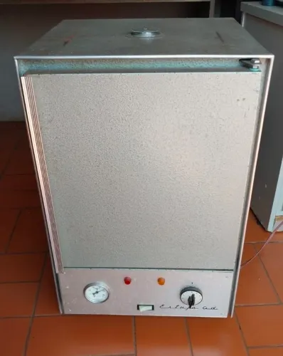 Estufa de esterilização e secagem analógico