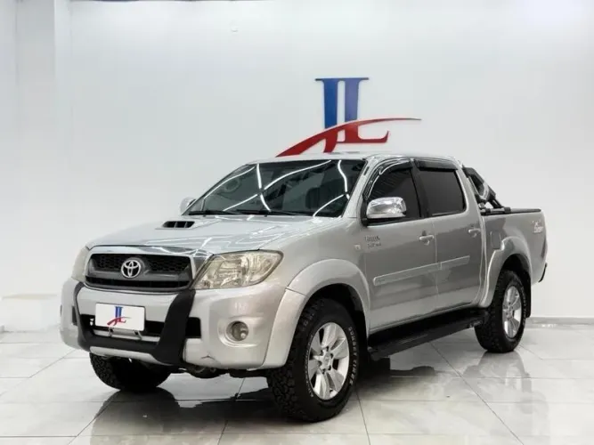 Toyota Hilux CD SRV D4-d 4X4 3.0 TDI Diesel AUT 2011