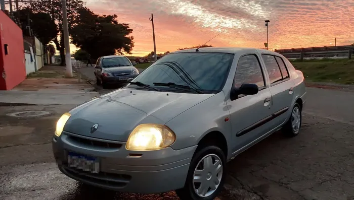 Renault Clio RN/ Expression 1.6 16V 5P 2002