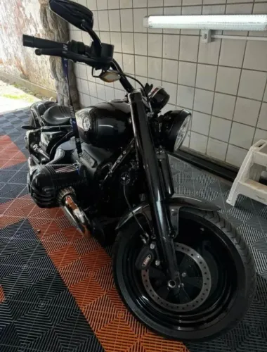 BMW R-18 CUSTOM