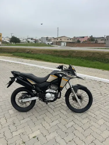 Linda xre 300 nova demais