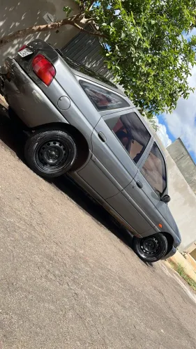 Ford Escort GL 1.8i 16V 4P 2000